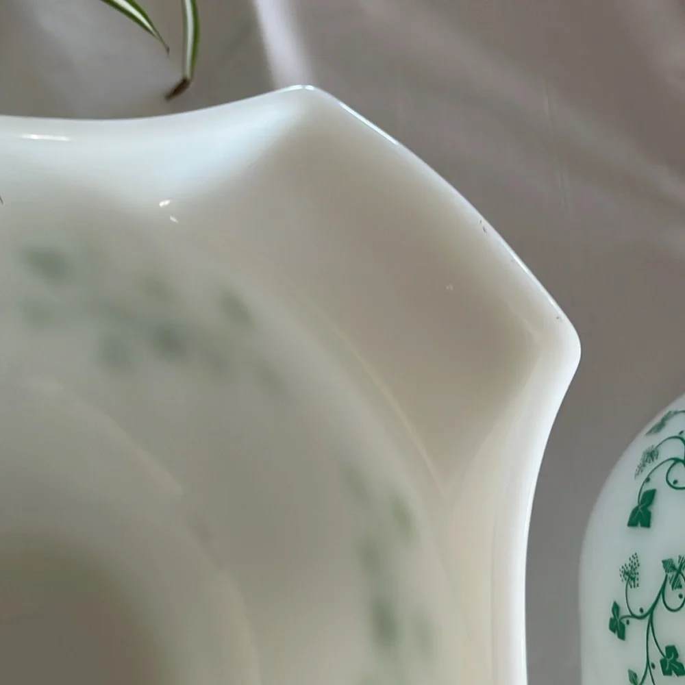 Vintage 1964 Pyrex promotional Cinderella chip-and-dip set green ivy